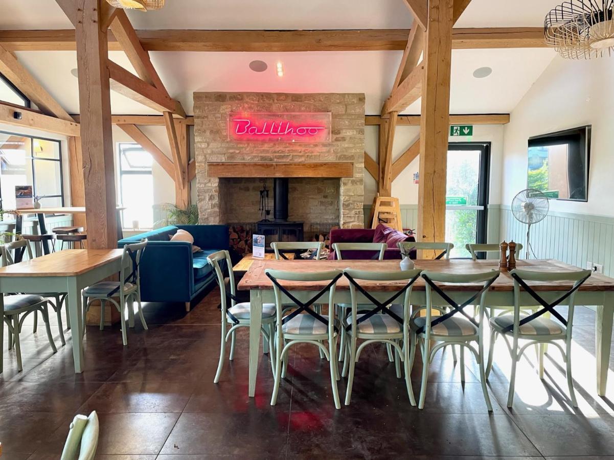 Cosy Cotswold Lodge By Your Home Here - Summer Sale For 3 Plus Nights - Ideal For Families With Log-Burner, Spa, Private Parking And Heated Swimming Pools Ashton Keynes Exterior foto